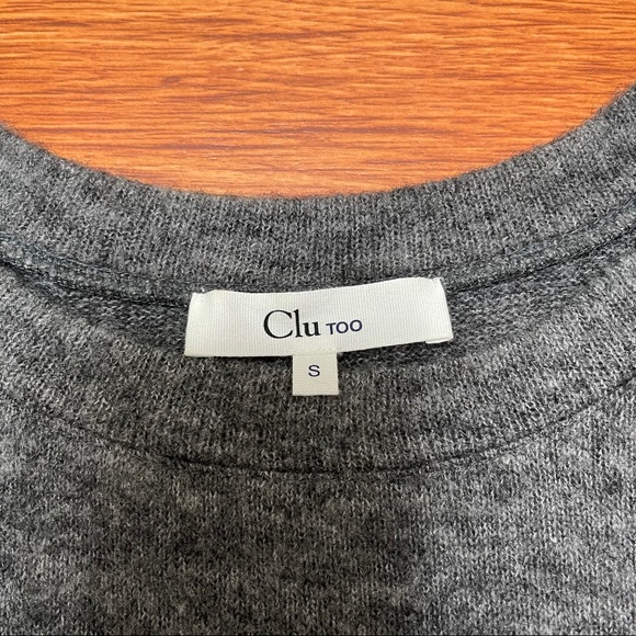 CLU Blouse - Size Small - Gray w White accents - Picture 3 of 9